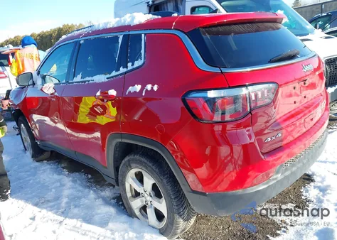 2019 Jeep Compass Latitude 4X4 z USA, uszkodzony, nr VIN 3C4NJDBBXKT813165